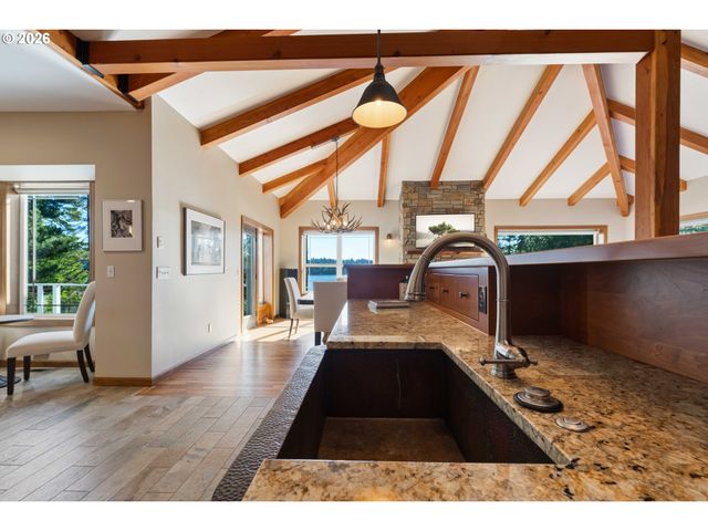 83837 HIGHWAY 101, Florence, OR 97439