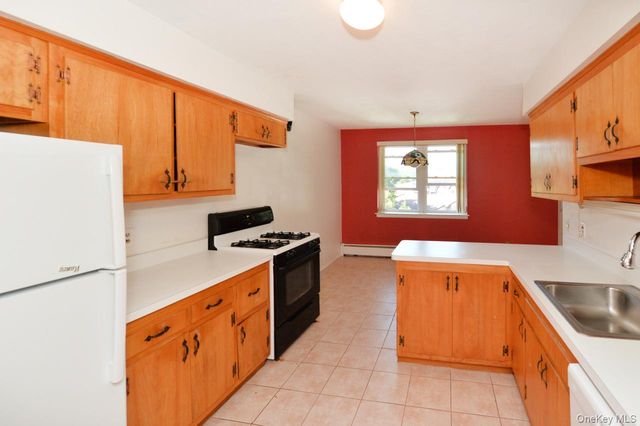 201 Kearsing Parkway G, Monsey, NY 10952