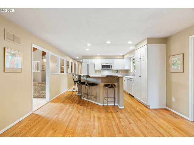 1220 FARRVIEW Ct, West Linn, OR 97068