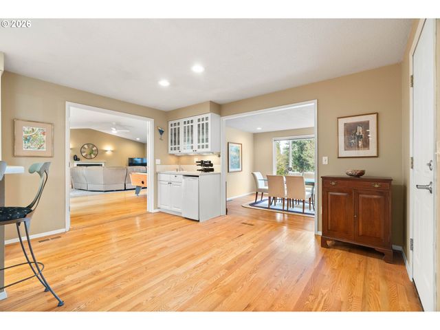 1220 FARRVIEW Ct, West Linn, OR 97068