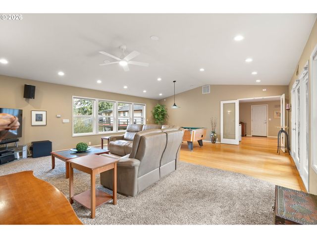 1220 FARRVIEW Ct, West Linn, OR 97068