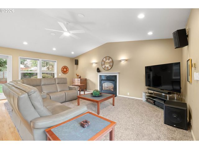 1220 FARRVIEW Ct, West Linn, OR 97068