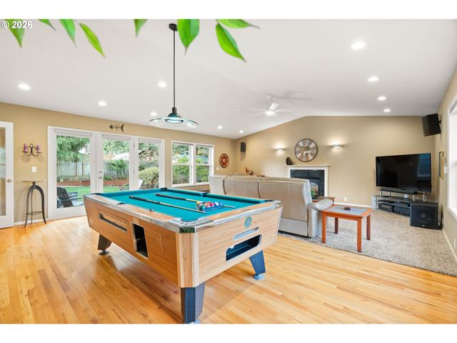 1220 FARRVIEW Ct, West Linn, OR 97068