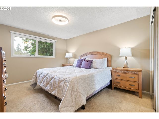 1220 FARRVIEW Ct, West Linn, OR 97068