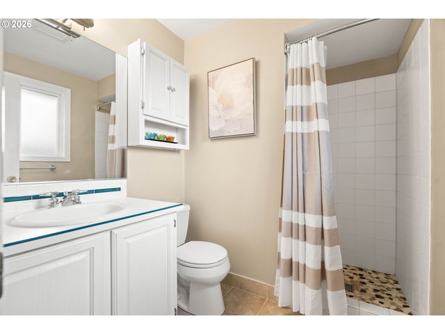 1220 FARRVIEW Ct, West Linn, OR 97068