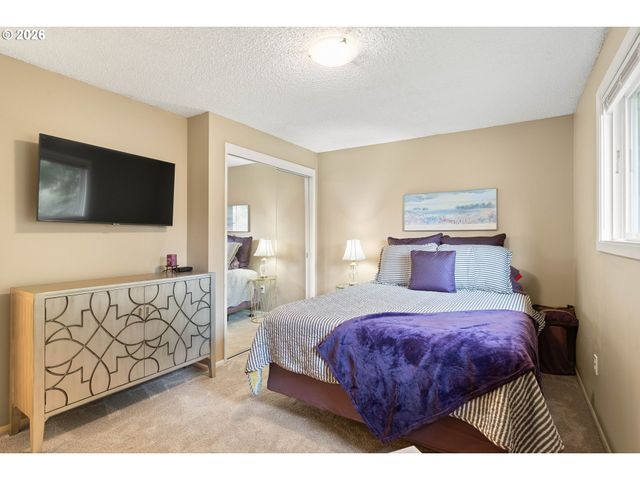 1220 FARRVIEW Ct, West Linn, OR 97068