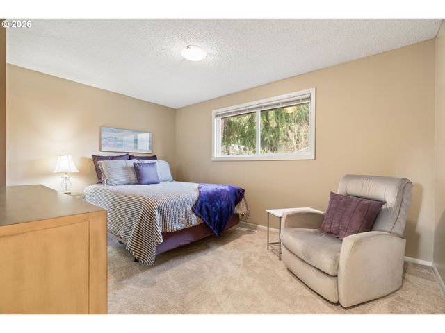 1220 FARRVIEW Ct, West Linn, OR 97068