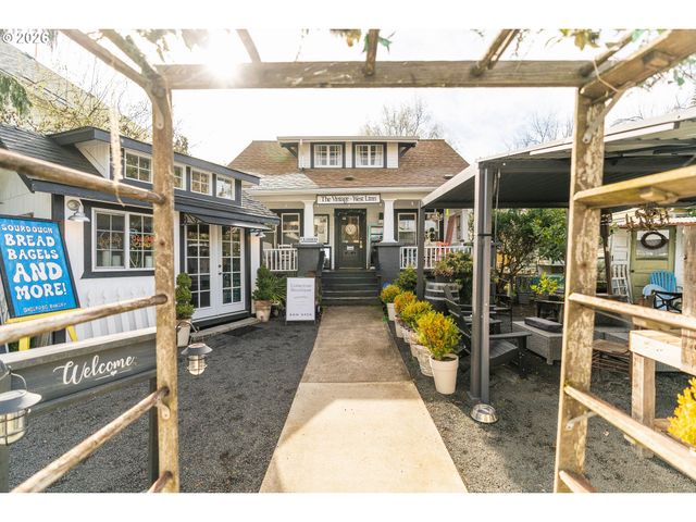 1220 FARRVIEW Ct, West Linn, OR 97068