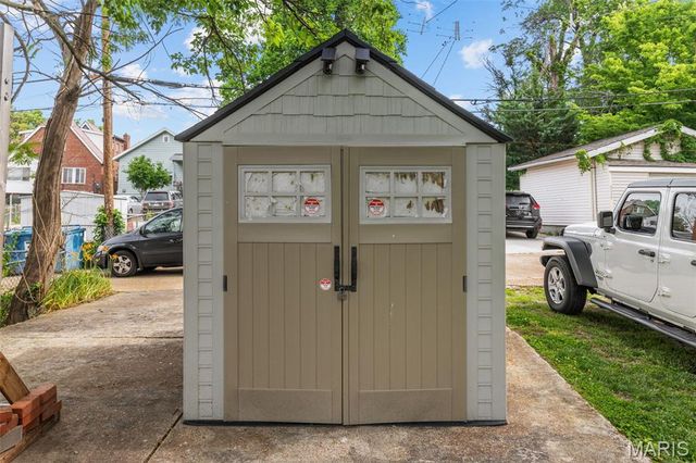 4329 Bingham Avenue, St Louis, MO 63116