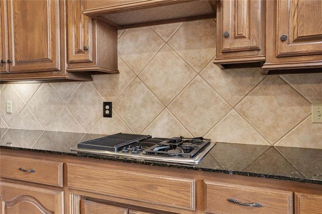 2304 Hanover Lane, Edmond, OK 73034