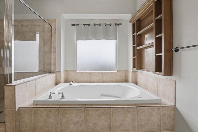 2304 Hanover Lane, Edmond, OK 73034