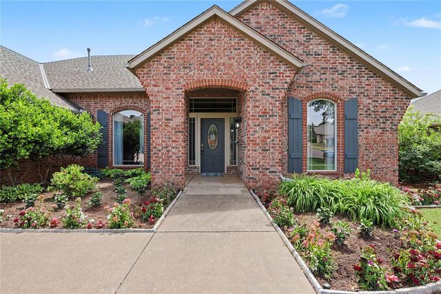 2304 Hanover Lane, Edmond, OK 73034