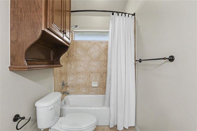 2304 Hanover Lane, Edmond, OK 73034
