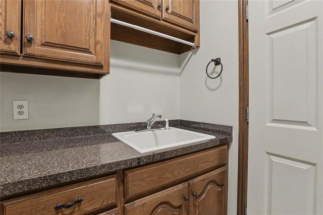 2304 Hanover Lane, Edmond, OK 73034