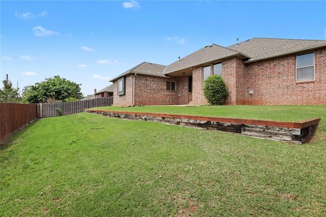 2304 Hanover Lane, Edmond, OK 73034