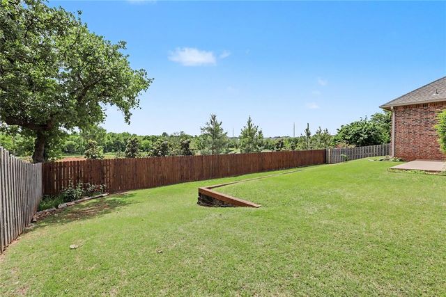 2304 Hanover Lane, Edmond, OK 73034