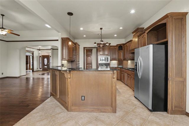 2304 Hanover Lane, Edmond, OK 73034