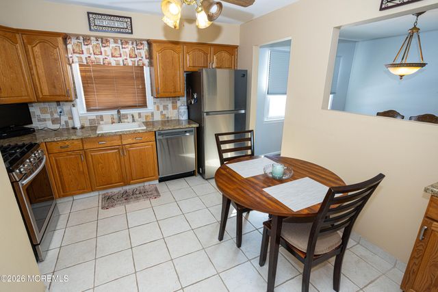 10 Lapa Court, Parlin, NJ 08859