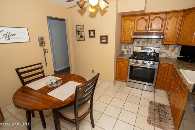 10 Lapa Court, Parlin, NJ 08859