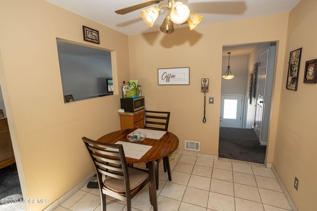 10 Lapa Court, Parlin, NJ 08859