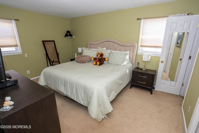 10 Lapa Court, Parlin, NJ 08859