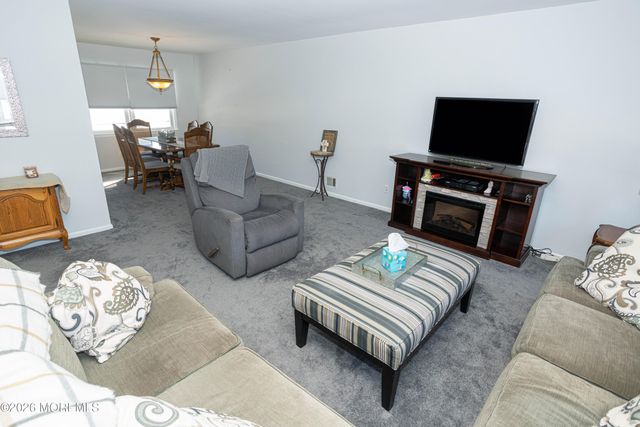 10 Lapa Court, Parlin, NJ 08859