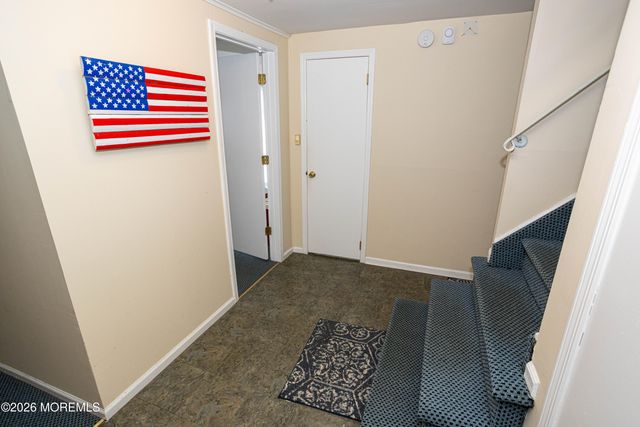 10 Lapa Court, Parlin, NJ 08859