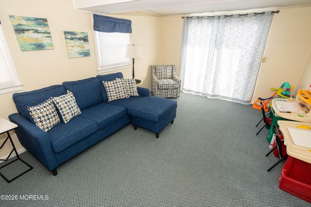 10 Lapa Court, Parlin, NJ 08859