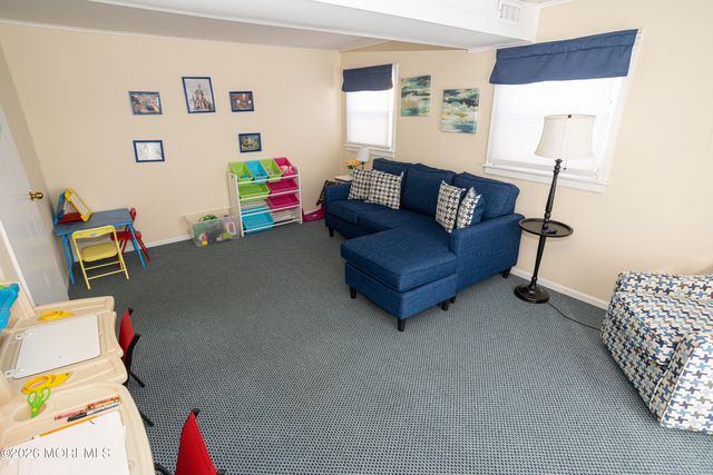 10 Lapa Court, Parlin, NJ 08859