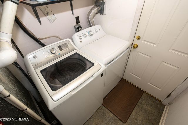 10 Lapa Court, Parlin, NJ 08859