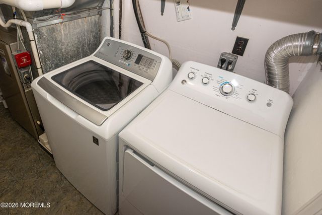 10 Lapa Court, Parlin, NJ 08859