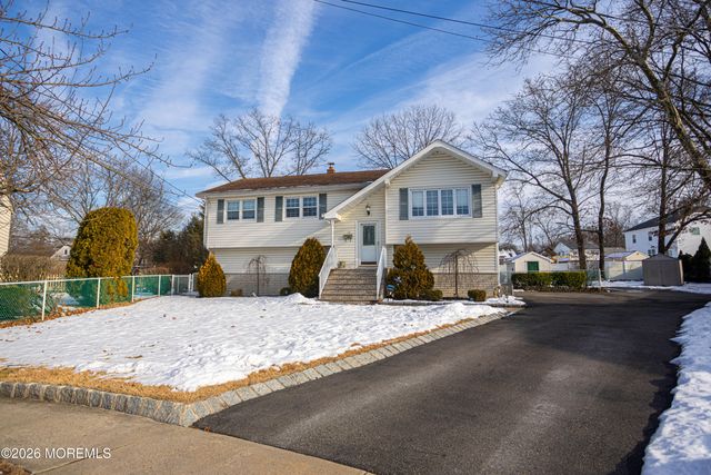 10 Lapa Court, Parlin, NJ 08859