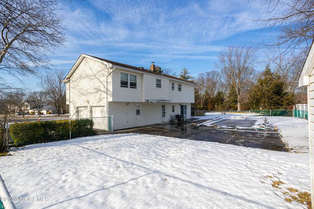 10 Lapa Court, Parlin, NJ 08859