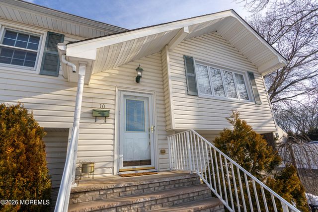 10 Lapa Court, Parlin, NJ 08859