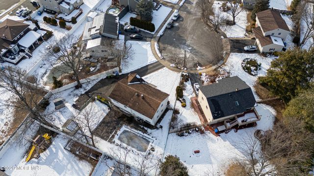 10 Lapa Court, Parlin, NJ 08859