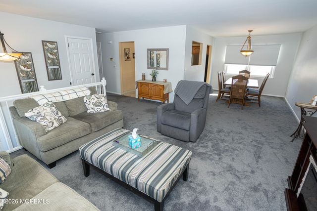 10 Lapa Court, Parlin, NJ 08859