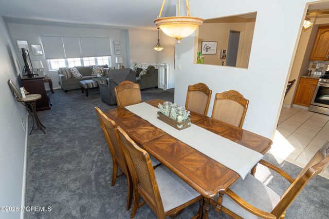 10 Lapa Court, Parlin, NJ 08859