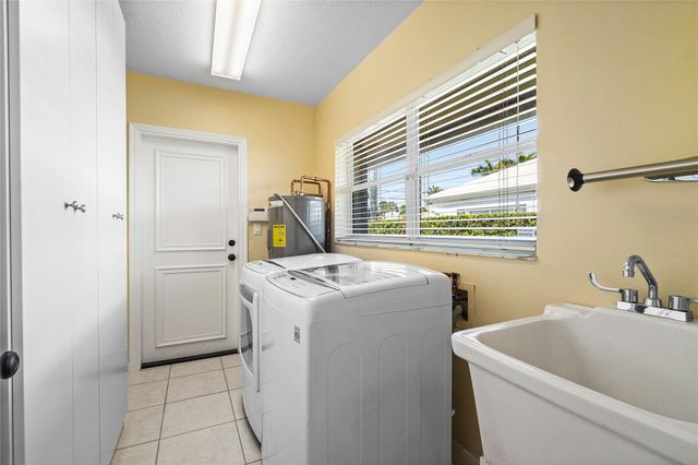 976 SW Mulberry Way, Boca Raton, FL 33486