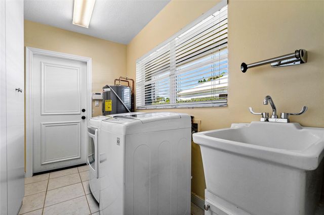976 SW Mulberry Way, Boca Raton, FL 33486