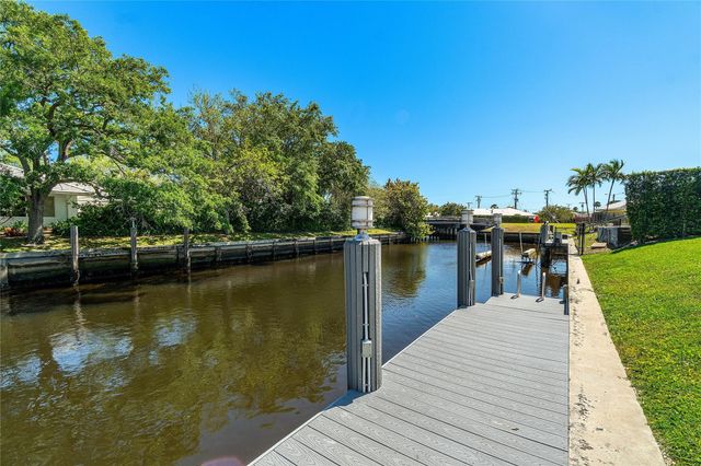 976 SW Mulberry Way, Boca Raton, FL 33486