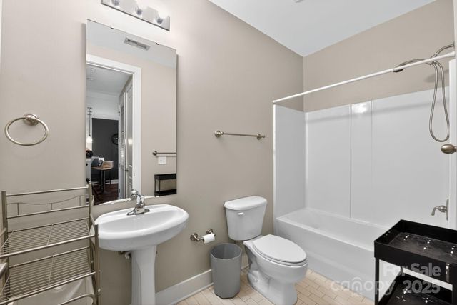 1101 W 1st Street 309, Charlotte, NC 28202