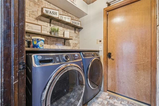 2705 E Hills Drive, Moore, OK 73160