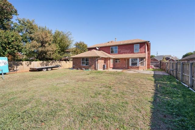 2705 E Hills Drive, Moore, OK 73160