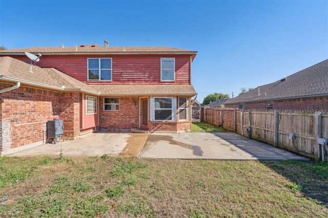 2705 E Hills Drive, Moore, OK 73160