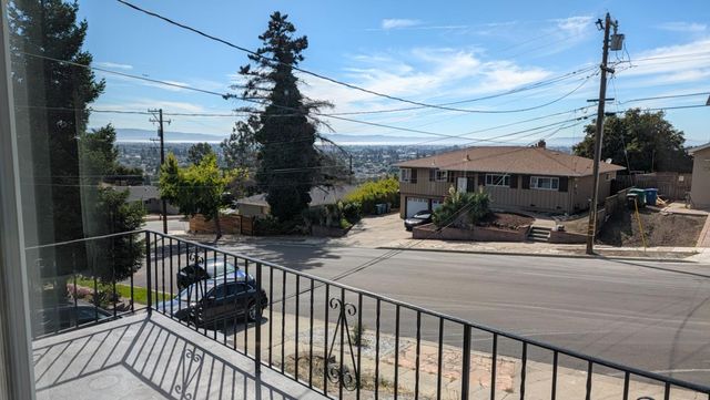 1187 Overlook Avenue, Hayward, CA 94542