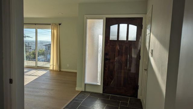 1187 Overlook Avenue, Hayward, CA 94542