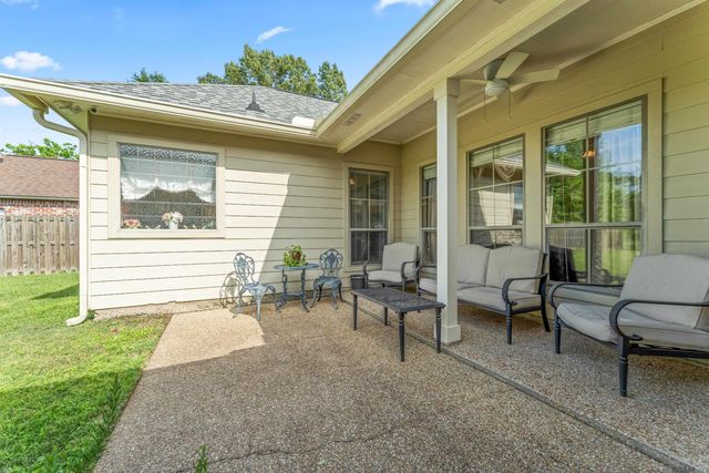2455 Shady Bend Ct, Zachary, LA 70791