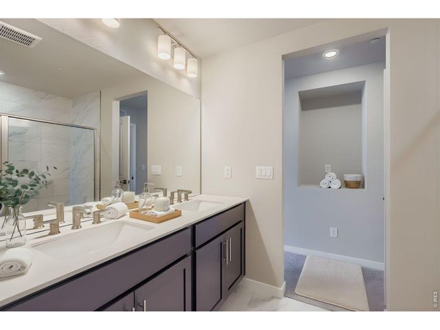 2846 Bear Springs Cir, Longmont, CO 80503