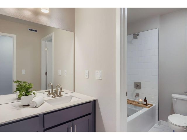 2846 Bear Springs Cir, Longmont, CO 80503