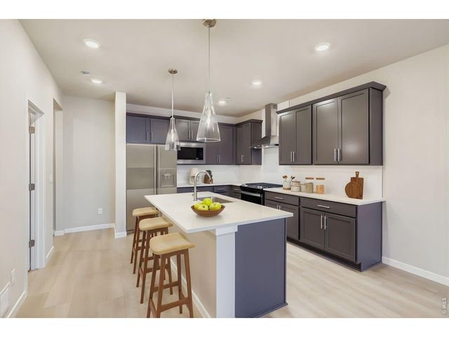 2846 Bear Springs Cir, Longmont, CO 80503